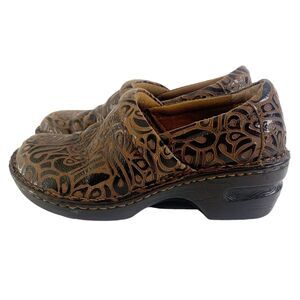 Born BOC Peggy Clogs Women Size 6.5 M Brown Tooled Leather Suede Embossed Shoes